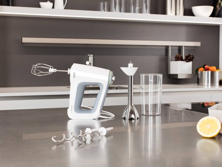 Braun Hand Mixer with Beaters, Dough Hooks, and Accessory Bag in White